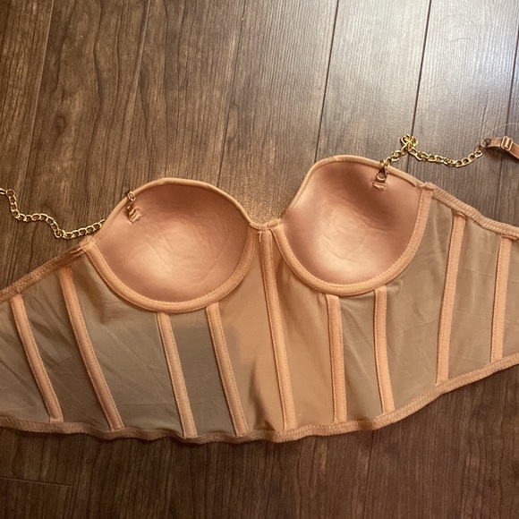 Tops - Picture 3 of 5